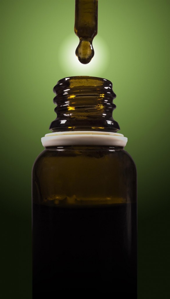 Uses for CBD (Cannabinol) Oil to Treat Ailments Naturally